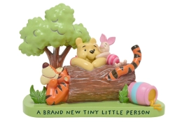 Winnie & Friends beeldje – A Brand New Tiny Little Person