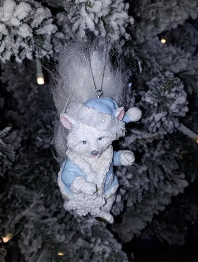 Weihnachtsanhänger laufender Waschbär
